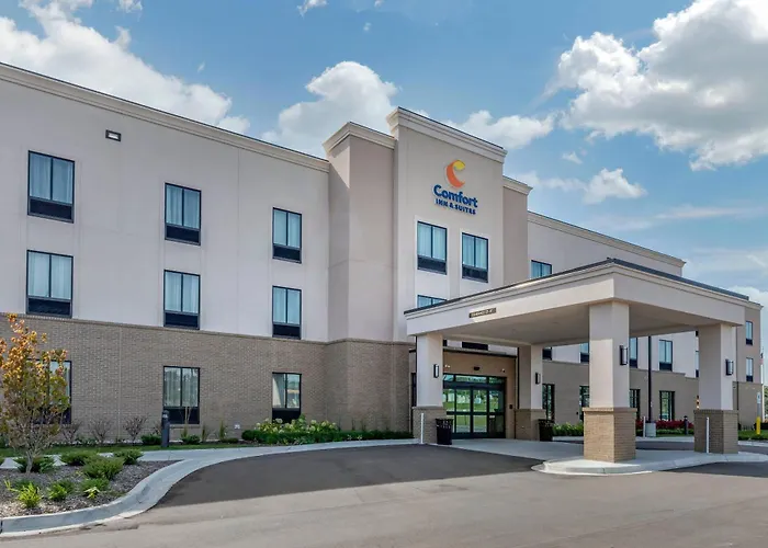 Comfort Inn & Suites Clarkston Pine Knob Area